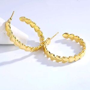 18k gold tone heart earrings 💕​​​​​​​​​​​​